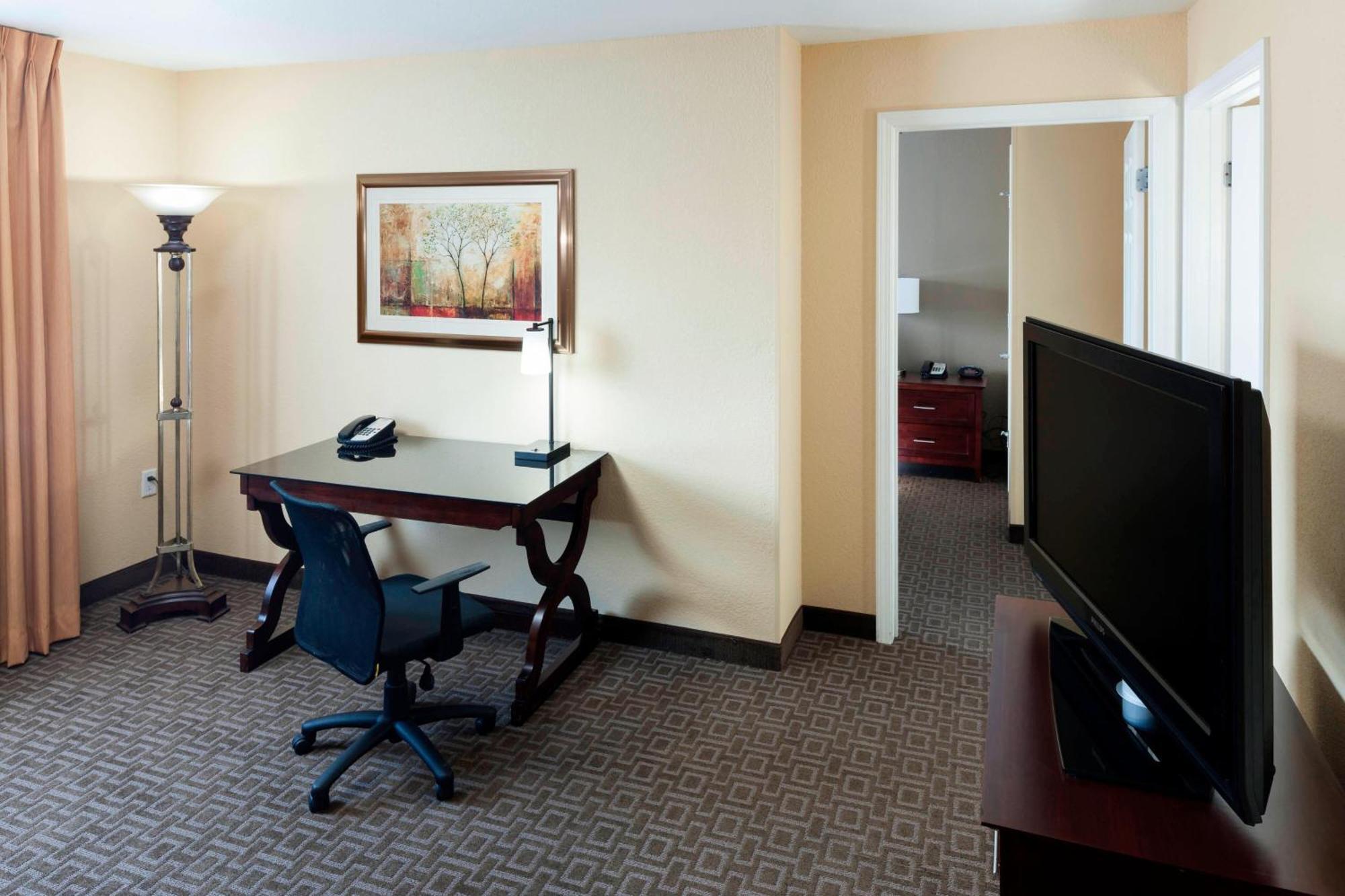 Towneplace Suites By Marriott Texarkana Bagian luar foto